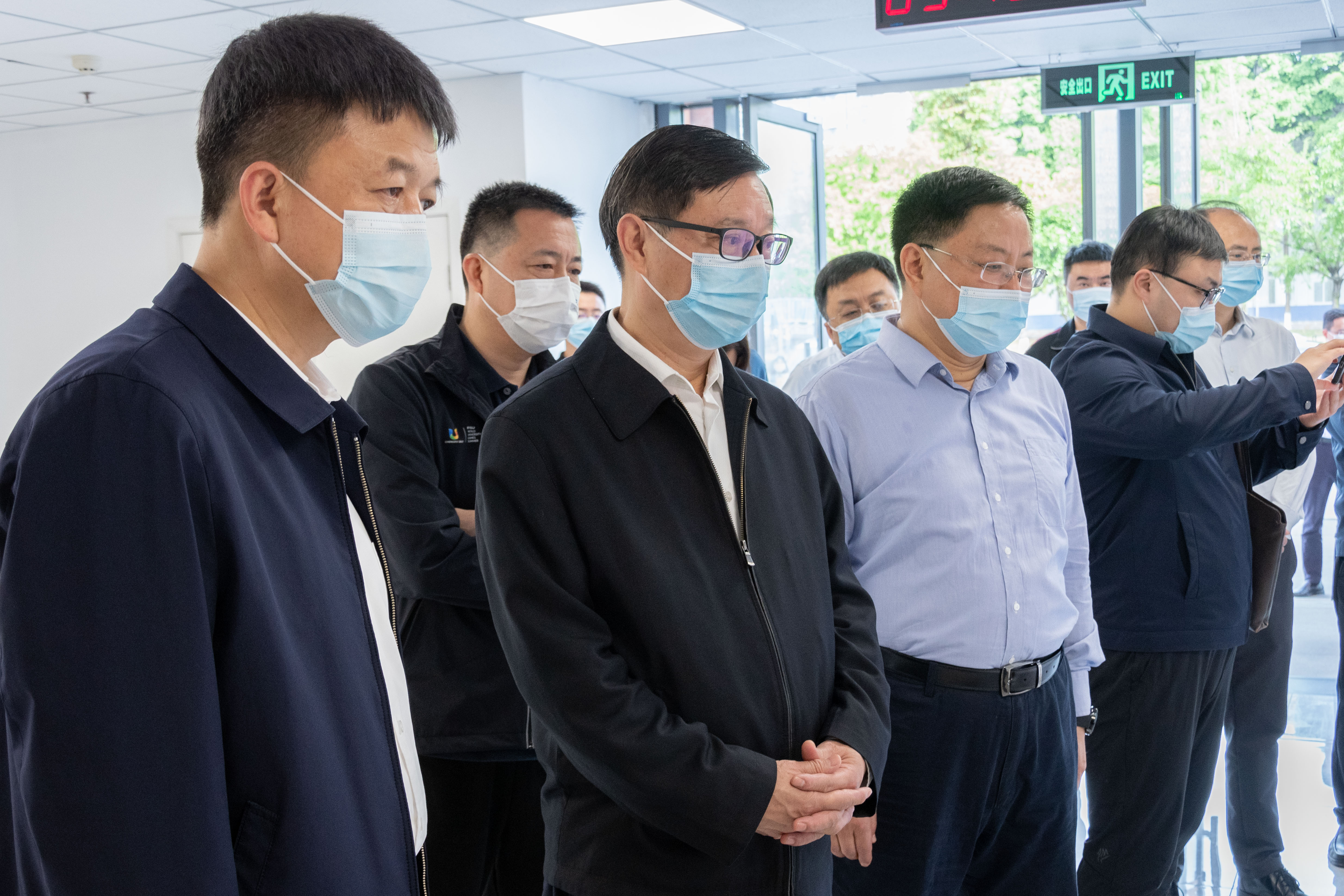 教育厅副厅长陈朝先一行调研成都大运会温江赛区四川交职院排球场馆